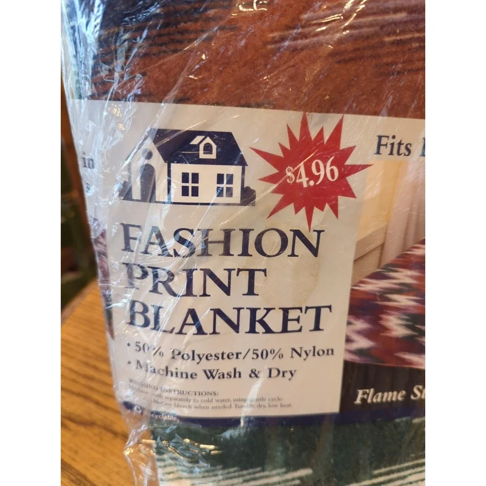 New Old Stock Vintage Fashion Print Blanket Flame Stitch Full/Twin 72